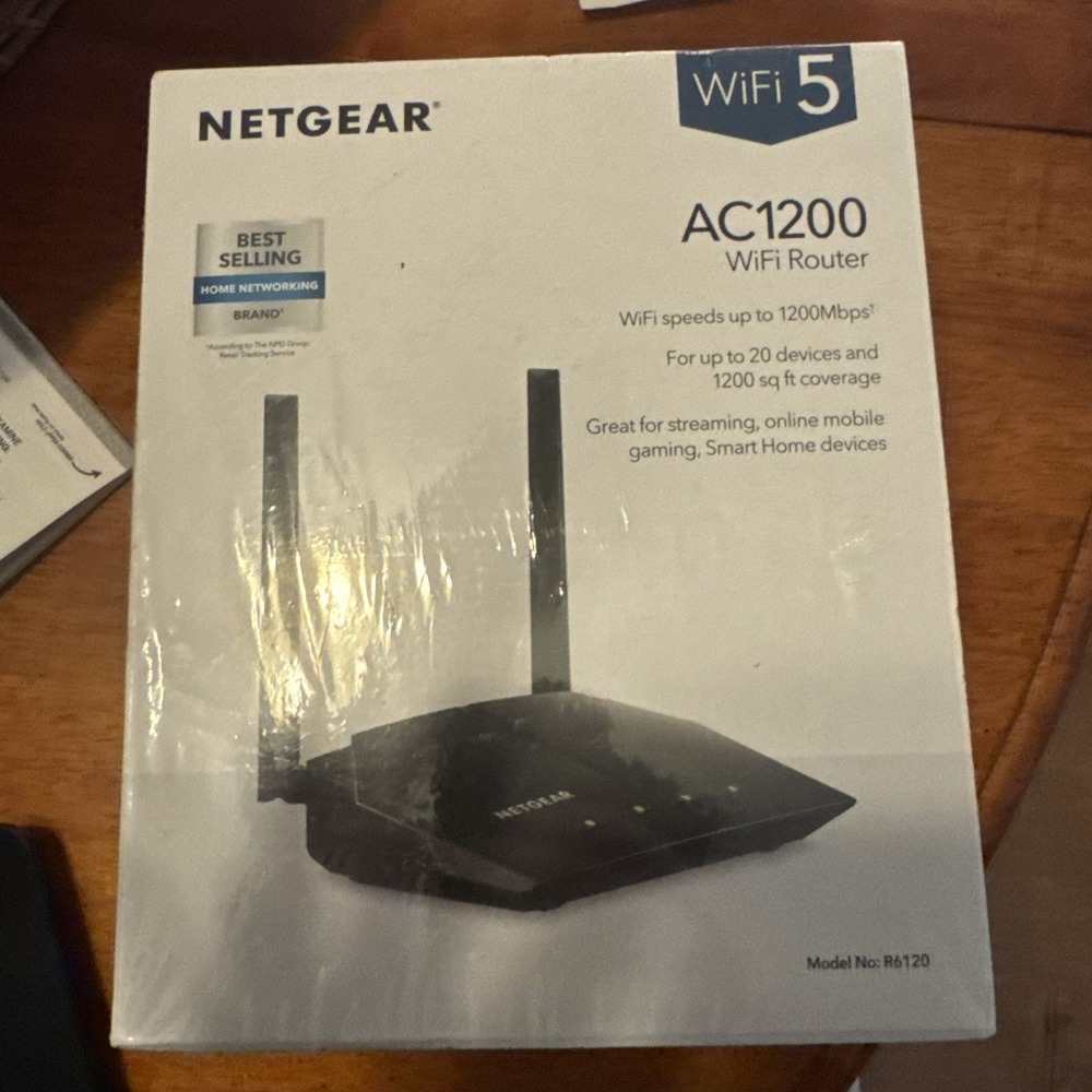 NETGEAR Ac1200 WiFi Dual Band Router Model R6120 New In Box